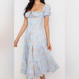 TALLULAH -
BLUE VINTAGE FLORAL PUFF SLEEVE MIDI DRESS